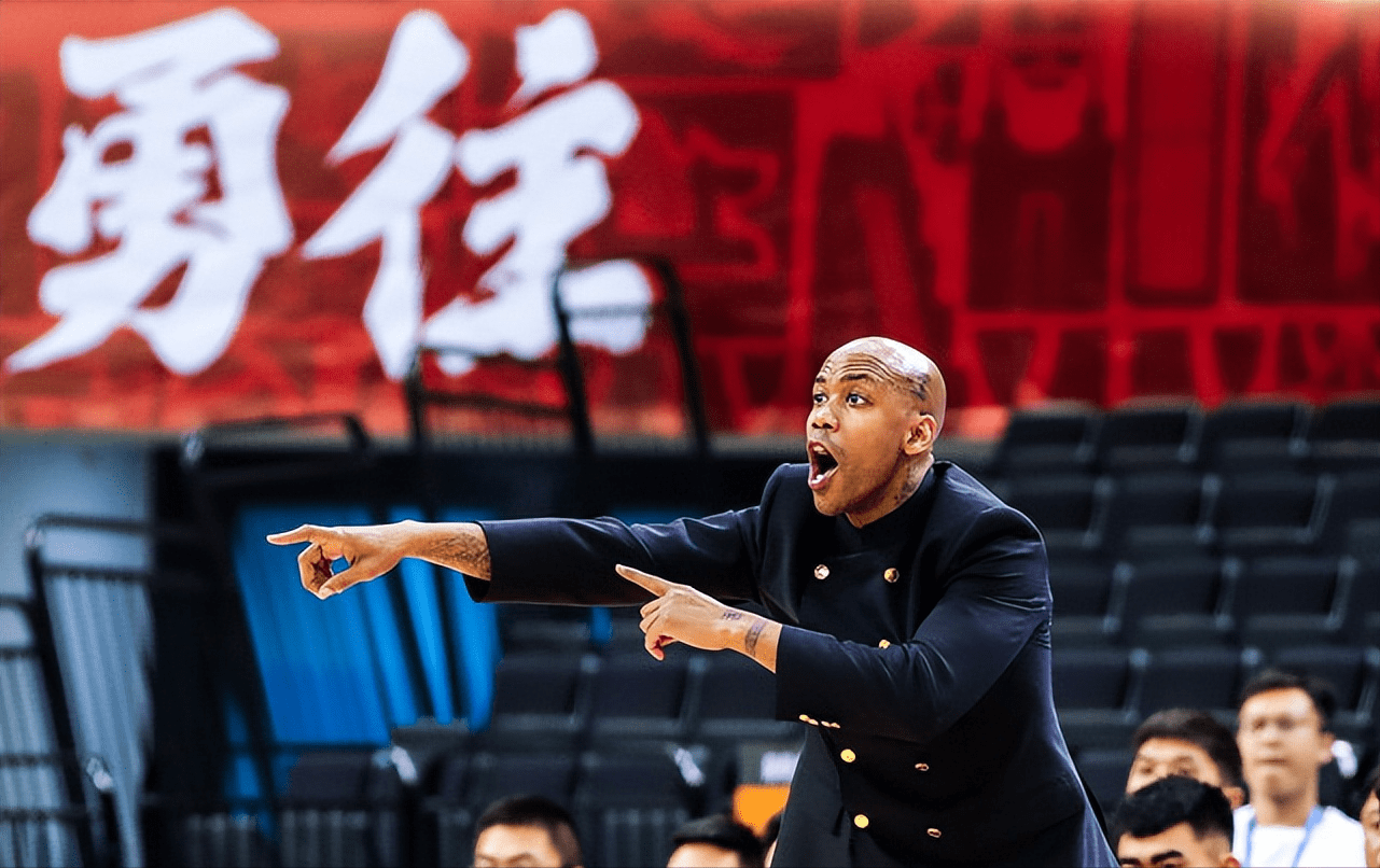 包含法甲赛前再迎强敌，北京首钢门线救险，主帅态度：管理层满意，赛季目标并未改变的词条